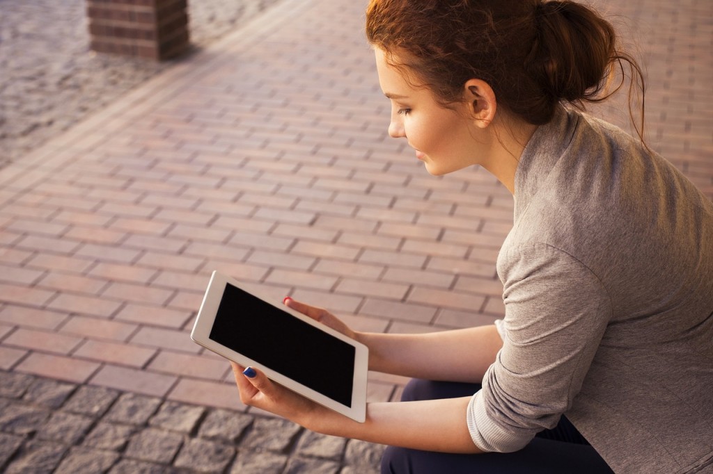 Should-I-Buy-a-Laptop-or-Tablet