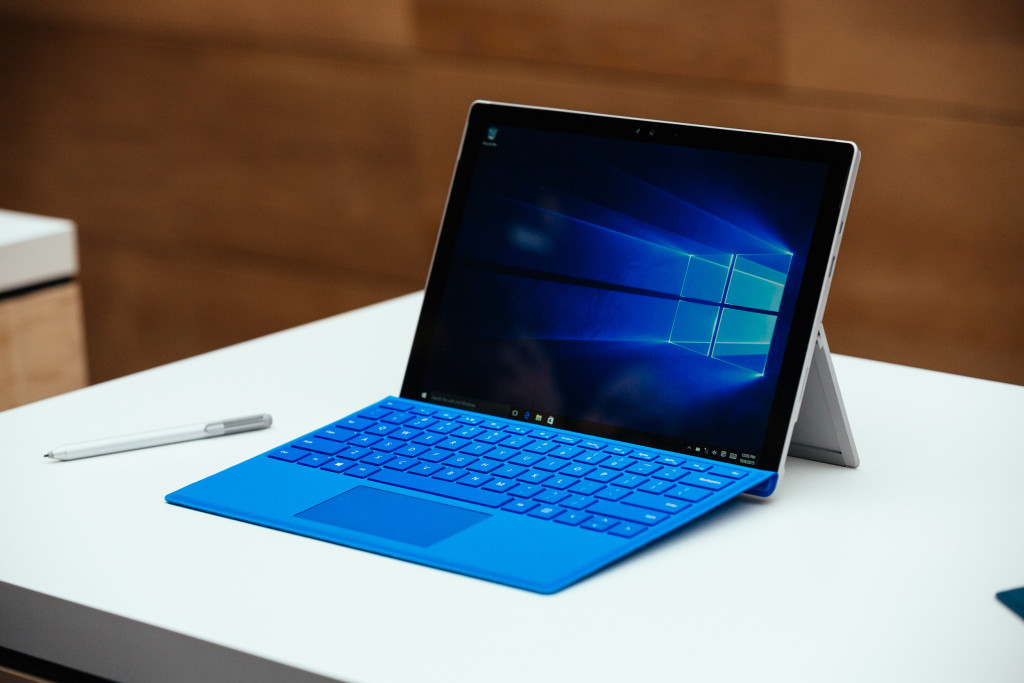 macbook pro vs surface pro